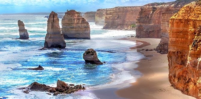 Spiaggia deserta con scogliera sulla Great Ocean Road | Australia | Turisanda